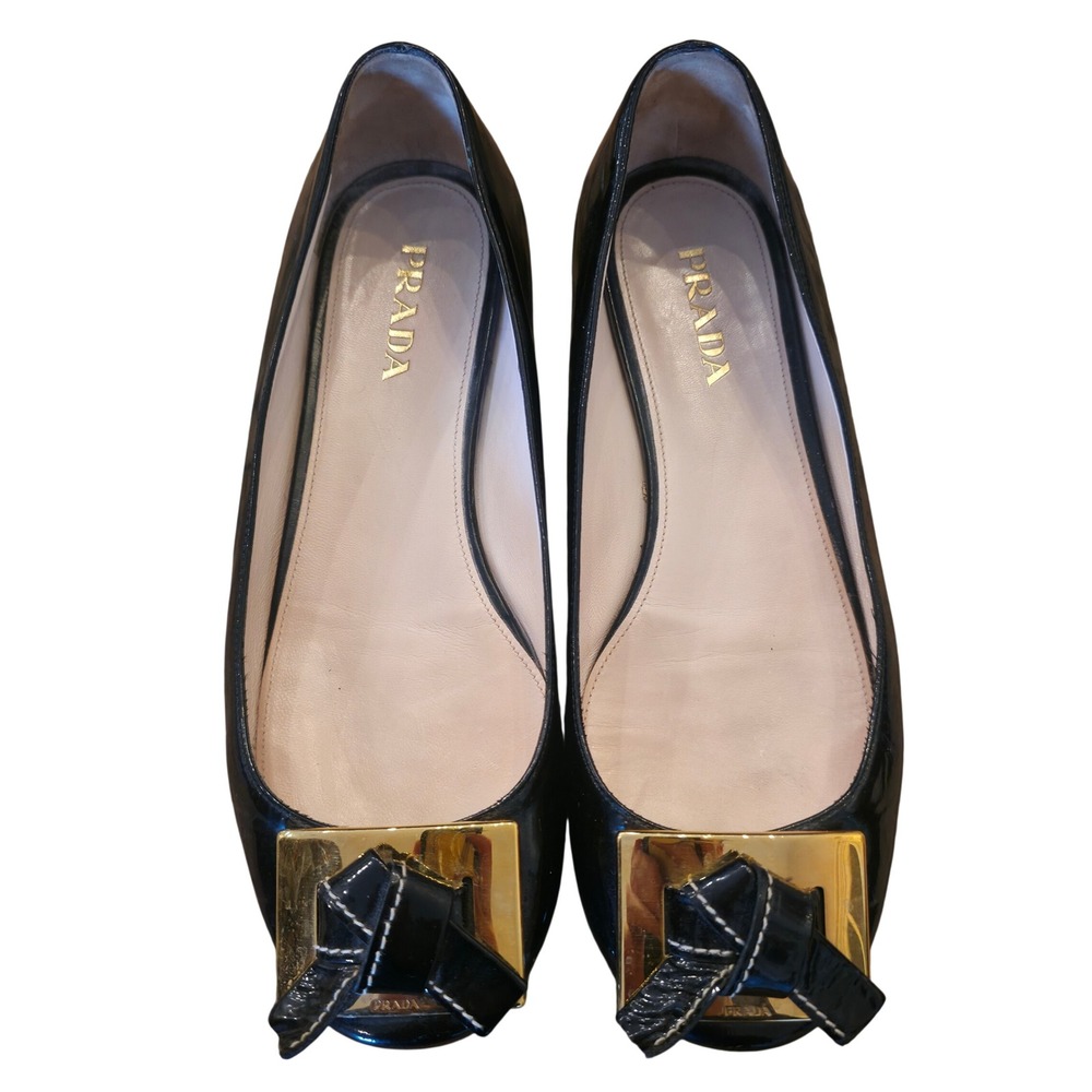 PRADA 37.5/US 7 Black Patent Leather Ballet Flats Bow Gold Luxury Minimalism - Picture 4 of 6